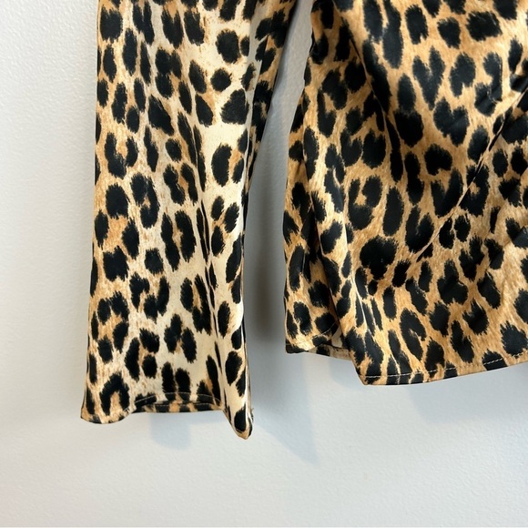 NWT H&M Long Sleeve Leopard Print V-neck Ruched Top Size XS - Picture 8 of 11